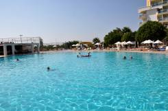 GARDEN OF SUN HOTEL Pools & Beach